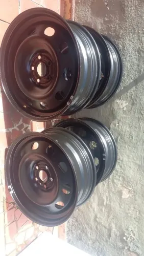 Vendo Aro 16 5 furos muito novos!!!