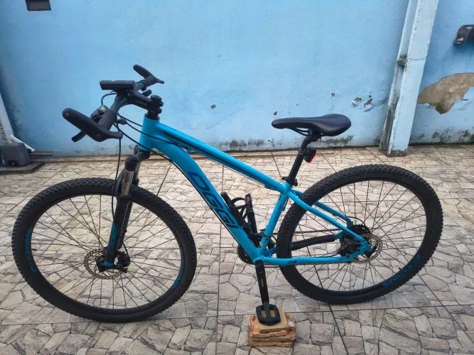 Bicicleta Oggi aro 29 - Quadro 15,5 + acessórios 
