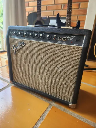 Amplificador FENDER FRONTMAN 25R - praticamente novo