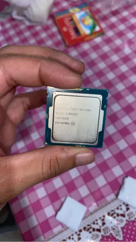 Processador: i5- 4590 compatível com soquete: 1150