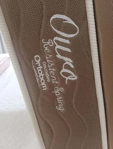 Colchão Ortobom queen usado 