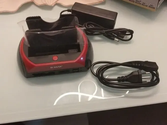 Dock Station B-MAX para HD / SSD SATA e Cartões de Memória