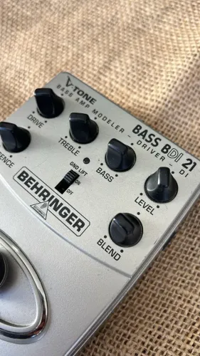 Pedal V-TONE / BASS BDI 21 - BEHRINGER