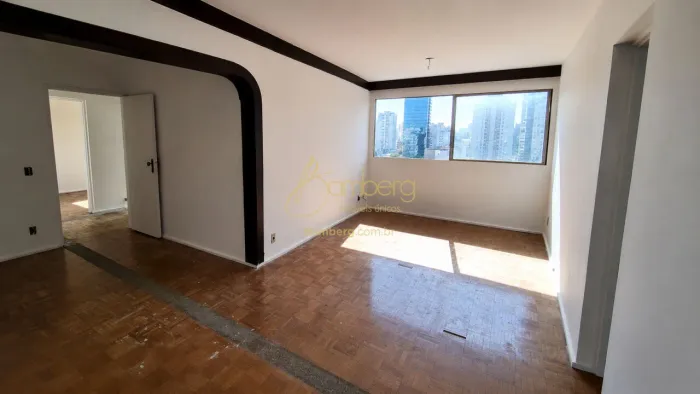 Apartamento com 3 Dormitórios e Suíte na Vila Olímpia
