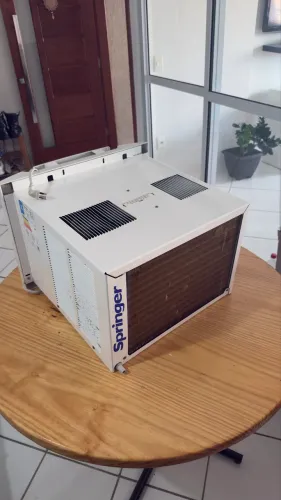 Ar condicionado de janela