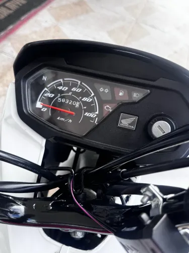 Honda Vendo troco aceito cartão financio 48x