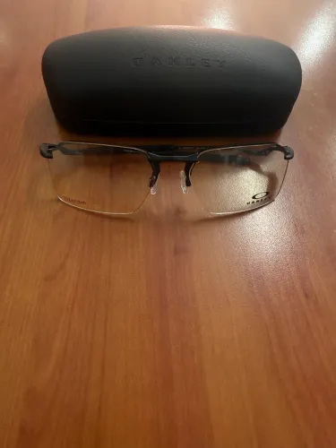Armação Oakley titanium