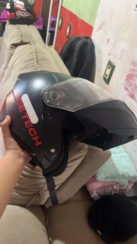 CAPACETE ESCAMOTEÁVEL RACE TECH