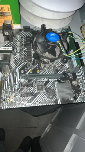 Kit i5 10 geração com 8 gb de memória