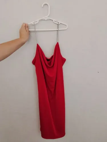 Vestido vermelho novo