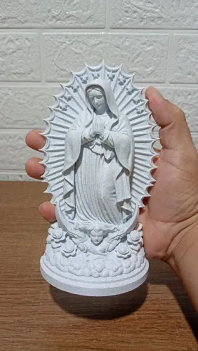 Escultura Decorativa Nossa Senhora de Guadalupe na cor Mármore