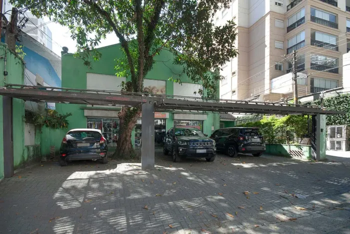 Casa comercial na Rua Doutor Homem de Melo, 856 426 m²