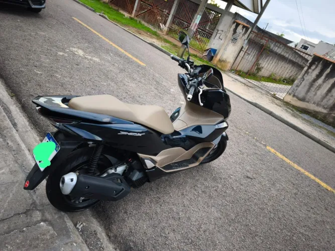 PCX DLX 2025. Único dono. Moto impecável