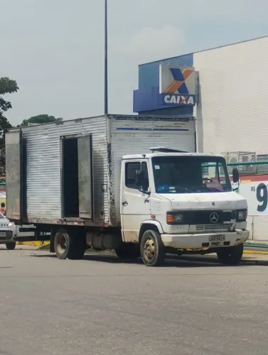 Trabalho com Fred caminhão baú