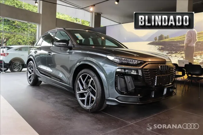 Audi E-Tron Performa. Black Aut. (elétrico) 2025