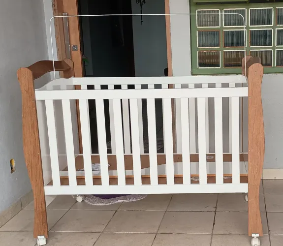 Berço com colchão