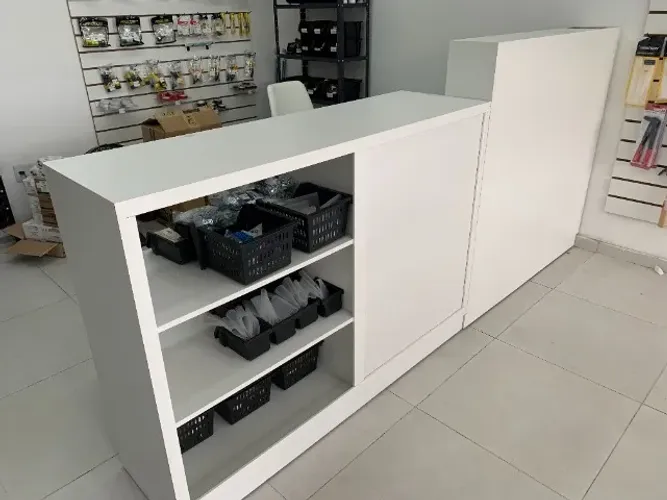 Oportunidade! R$1,900,00 Balcão c/ nichos e Caixa c/nichos e gaveta