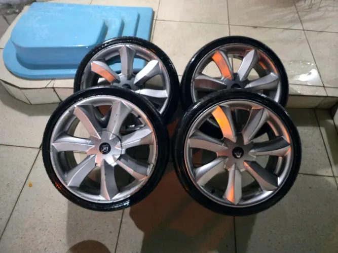 Rodas Santorini 18 pneus novos 4x100 4x108