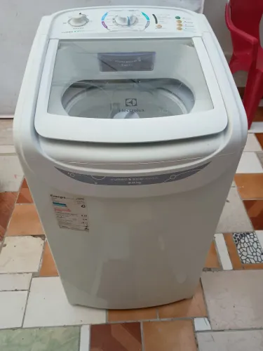 Vendo máquina de lavar roupa Eletrolux 8kg