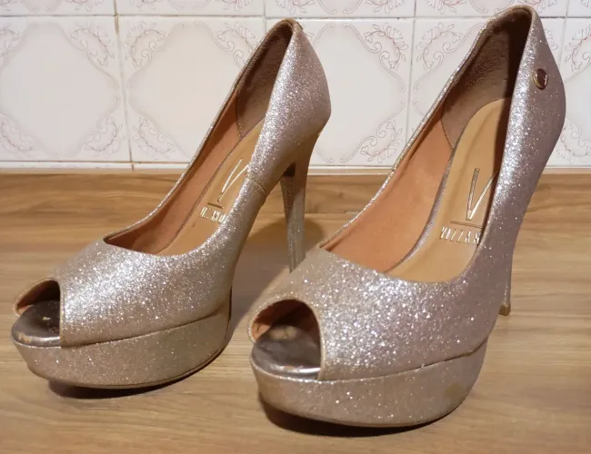 Scarpin Vizzano Glitter Dourado/Rose Salto Alto N° 38 - Usada
