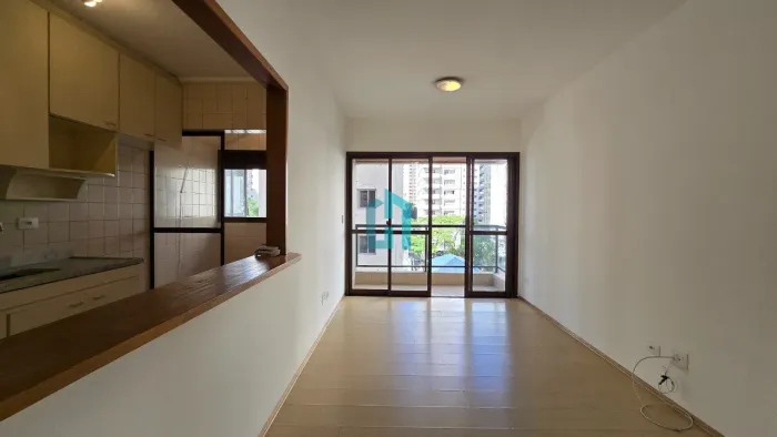 Apartamento para locação no Brooklin com 2 dormitórios e 1 vaga de garagem.