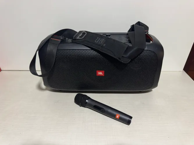Caixa De Som Bluetooth Jbl Partybox On-the-go Essential Ac Cartão