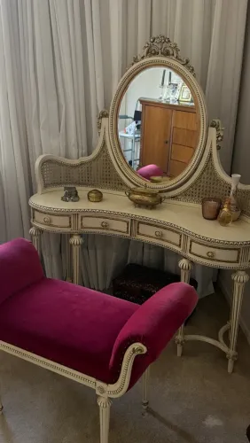 Penteadeira Provençal Clássica com Espelho + Banqueta