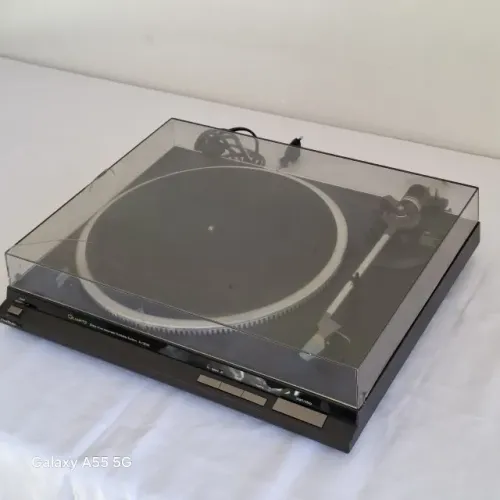 Toca Disco Technics SL-QD33
