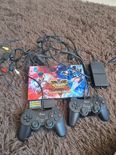 Vendo um vídeo game completo em bom estado de uso