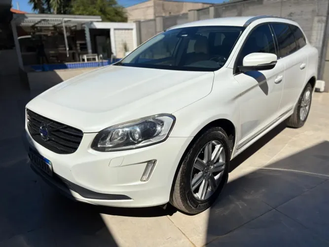 Volvo XC 60 D-5 Kinetic 2.4 AWD Diesel 5P 2017