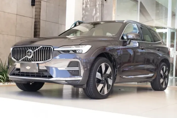 Volvo XC-60 T-8 Ultimate 2.0 AWD (híbrido) 2024