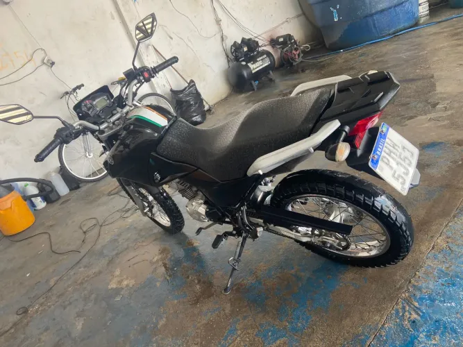 vendo essa Yamaha XTZ crosser z flex no ponto de transferência toda em dias nada a fazer 