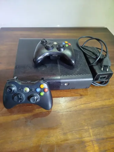 Xbox 360 com 41 jogos
