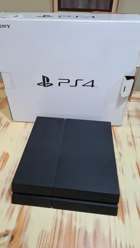 PS4 + Caixa Original + 2 Controles + God of War | Ótimo Estado