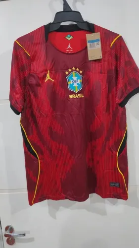 Camisa Brasil vermelha tam. M (nova na etiqueta)