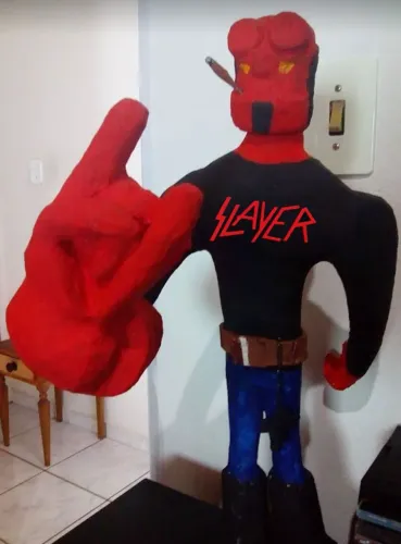 Slayer Hellboy colecionável