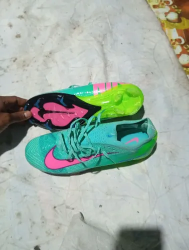 Chuteira Nike 