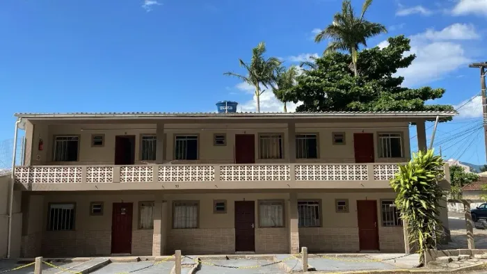 Kitnet a 100m da praia de fora