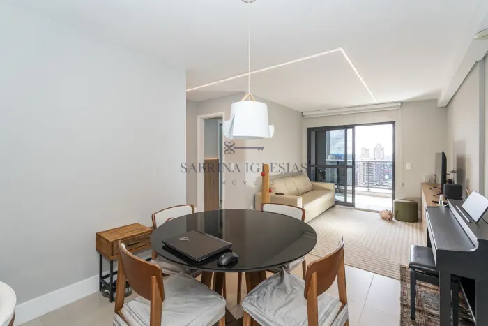 APARTAMENTO EM ANDAR ALTO COM 2 QUARTOS NO THE FIVE BATEL