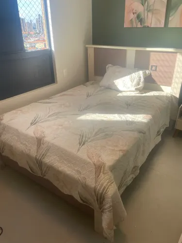 Cama de casal com colchão 