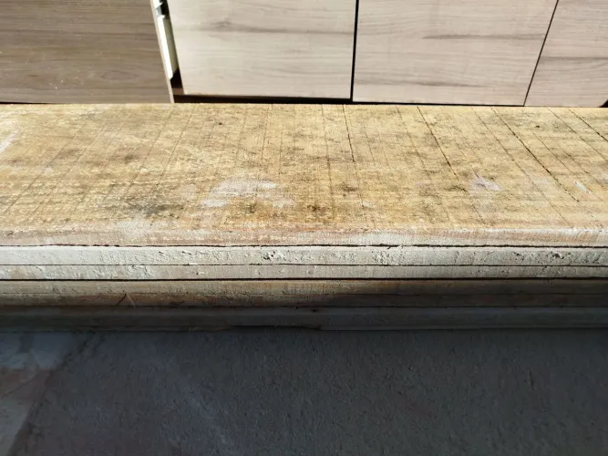 Vendo Tábua de 30, 20 e 10 e 18 Escoras<br><br>11 Tábua de 30<br>3 Tábua de 20<br>3 Tábua de 10