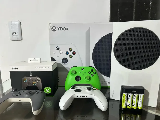 Xbox Series S + 3 Controles + Kit Completo Gamer