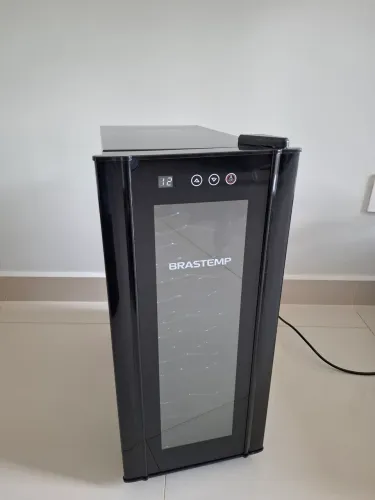 Adega climatizada Brastemp 127v