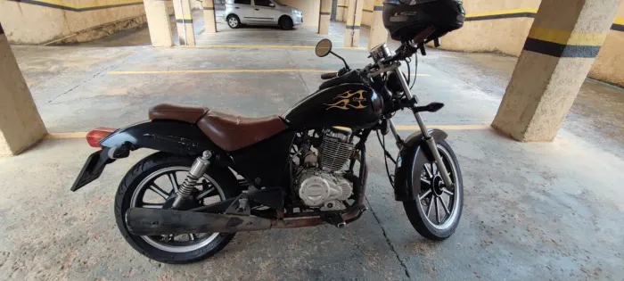 Dafra Kansas Customizada