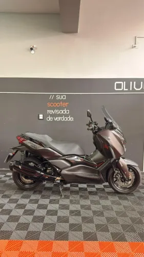 Xmax 300 2026