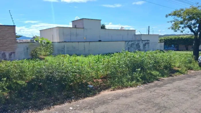 Terreno Urbano 372m² | Vila Residencial de Minaçu - Minaçu/GO | Localização Nobre e Infrae