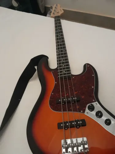 Baixo elétrico jazz base Giannini standard edition
