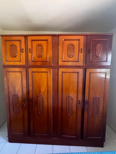 Guarda roupa com pequena avaria de 850 reais baixou para 650 reais