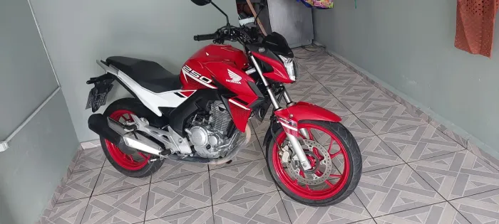 Vende-se essa twister 250 2022