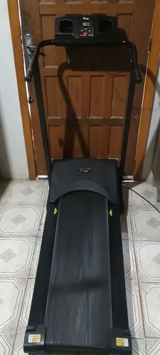 Esteira Dream Fitness Bivolt pouco uso